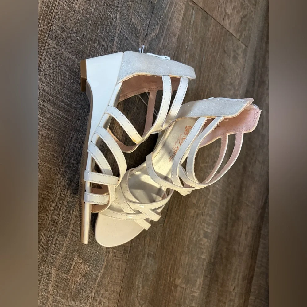 🌸 $10 SALE 🌸 Self Esteem Girls White Strappy Dress Sandals